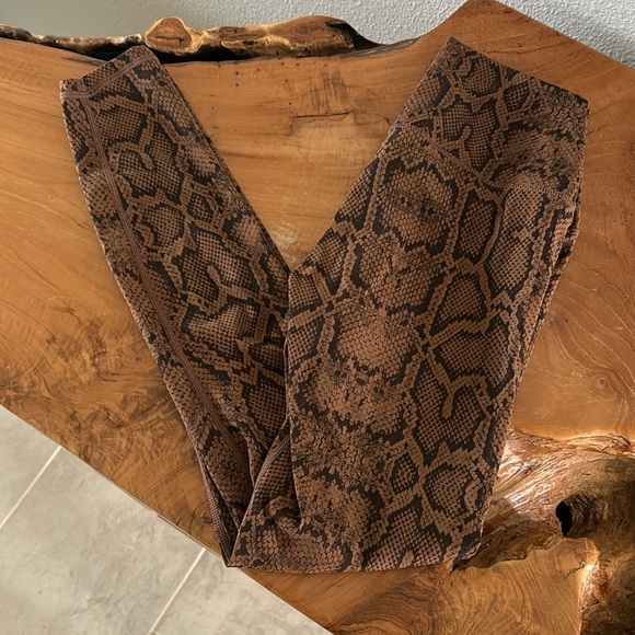 Varley Luna Burnt Snake Leggings - Picture 6 of 8